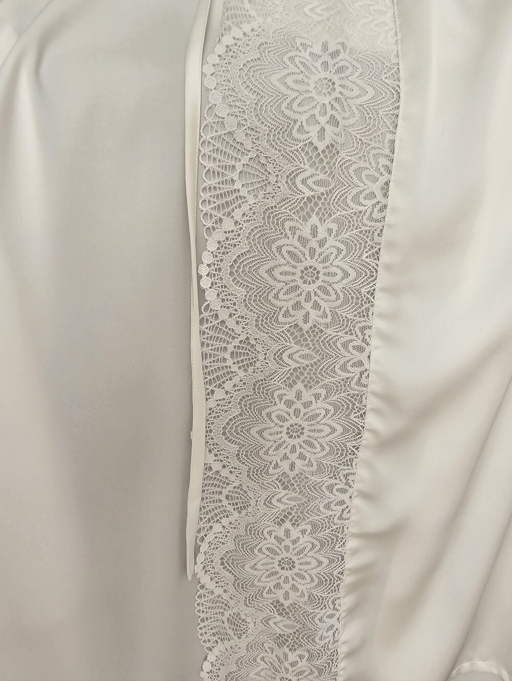 La Vie en Rose White Satin Kimono Robe - Picture 8 of 16